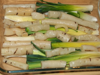 Leeks and scorzonera in a dish