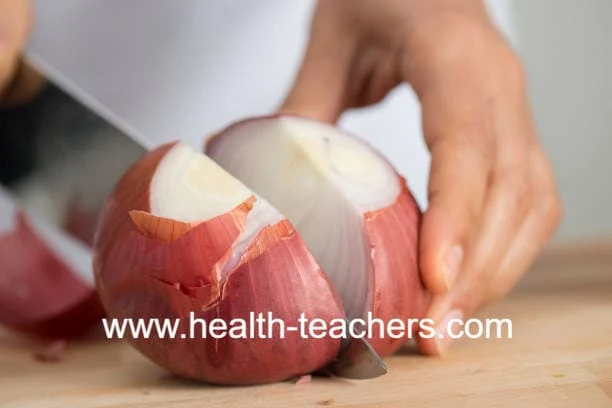 According to the latest research, onion makes the blood flow and does not accumulate cholesterol, cholesterol obstructs blood flow and causes heart diseases. Some people do not use onion, they add lemon juice to the curry. Another way to use lemon is to drink it as a drink.