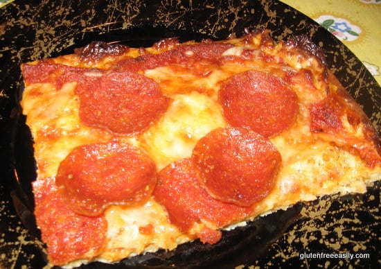 How to make grain-free, flourless pizza at home. Recipe from Gluten Free Easily website