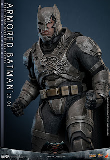 Action Figure 1/6 Armored Batman [ Version 2.0 ][ Batman Vs Superman: Dawn Of Justice ], Hot Toys