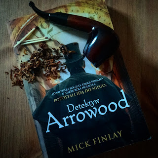 'Detektyw Arrowood' Mick Finlay