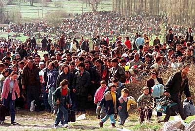  Popullsia civile shqiptare e dëbuar nga shtëpitë e tyre