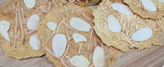 Resep Almond Crispy Cookies - Bumbu Emak