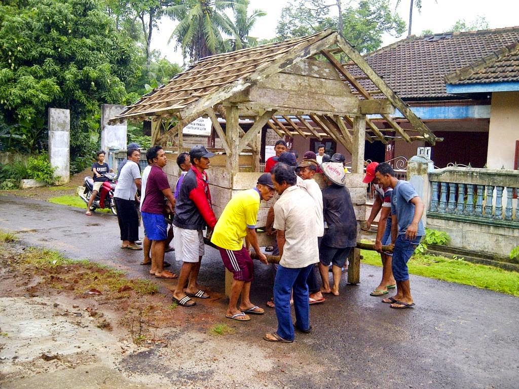 Gambar Gotong Royong Di Sekolah / MAJLIS PERBANDARAN JASIN: 300 sertai Program Gotong-Royong ...