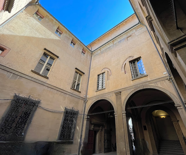 palazzo_marescalchi_bologna