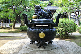 brule parfum en bronze temple du chat tokyo