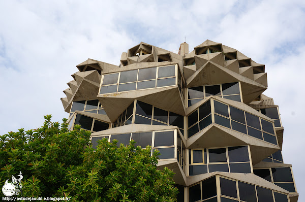 Tarragona (Spain) - Bureaux du port - Port of Tarragona offices  Architecte: Josep Maria Garreta i Cusidó  Construction: 1978