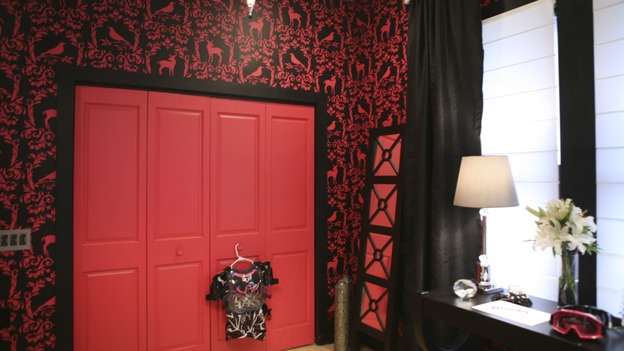 DORMITORIO PARA JOVENCITA MOTOCICLISTA GIRLS BEDROOM EN FUCSIA Y NEGRO by dormitorios.blogspot.com