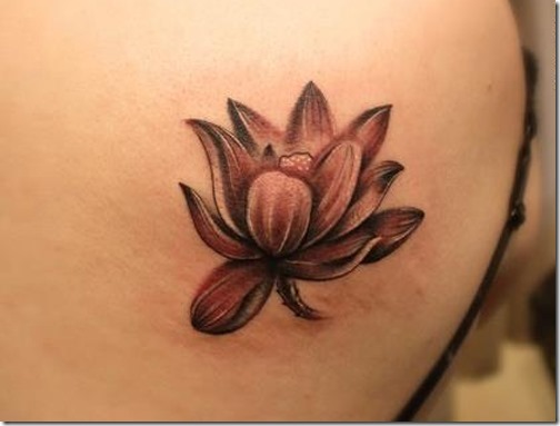 jolie_fleur_de_lotus_tatouage_pour_les_femmes