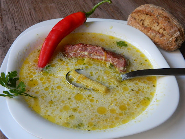 Ciorba de fasole verde cu scaricica