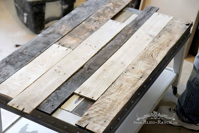 Pallet Topped Coffee Table, Bliss-Ranch.com