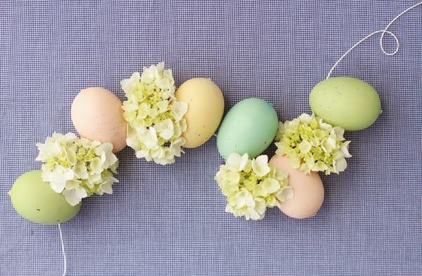 http://www.papernstitchblog.com/2014/03/12/make-this-diy-easter-egg-hydrangea-garland-how-to/