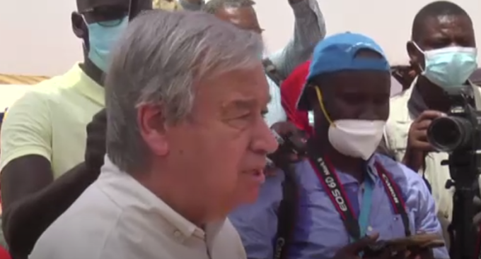 Chefe da ONU visita refugiados 'mártires' do Sahel - Níger