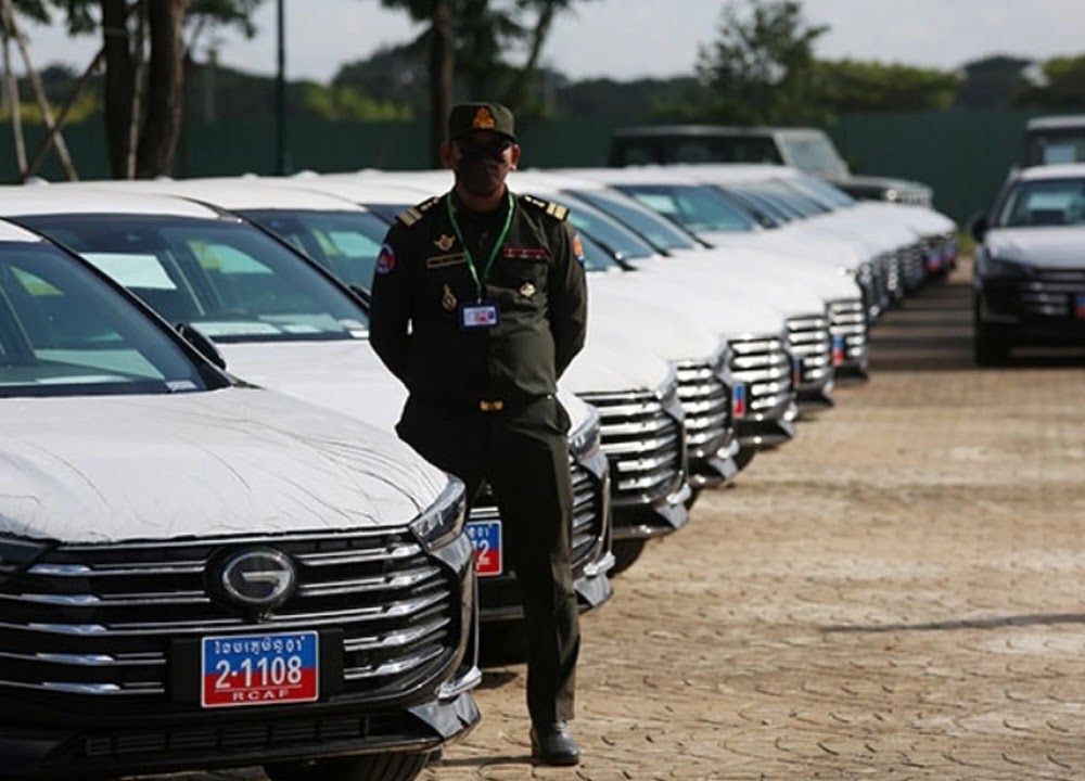 Trung Quốc tặng 150 ô tô hạng sang cho Bộ Quốc phòng Campuchia