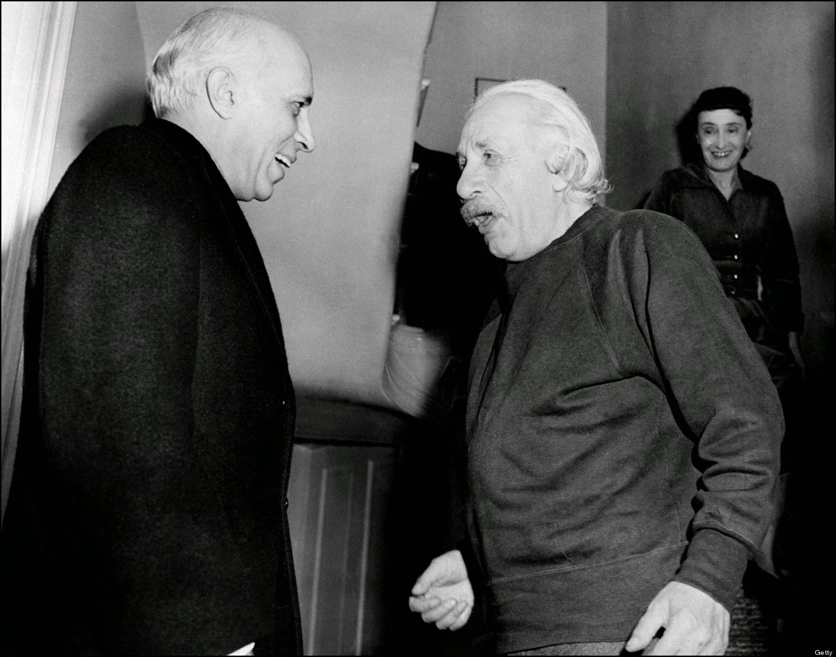 Jawaharlal Nehru meeting Albert Einstein at Princeton, USA, 1949