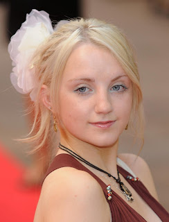 Evanna Lynch Hollywood Actress Wallpaper