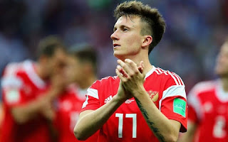 Italian giants Juventus are not ready to increase their initial bid for CSKA Moscow player and Chelsea target, Aleksandar Golovin. 
