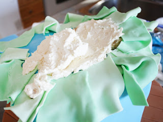cómo hacer la pasta de azúcar de bienvenida al bebé de la torta a tope tutorial