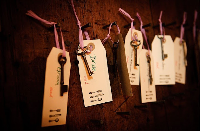 brilliant-barn-wedding-favor-A-century-old-barn-door-copper-style-nails-and-old-keys