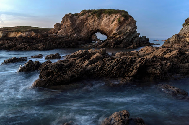 Resultado de imagen de playa santa gadea asturias