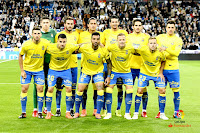 U. D. LAS PALMAS - Las Palmas de Gran Canaria, España - Temporada 2017-18 - Raúl Lizoain, Alberto Aquillani, Lemos, Vicente Gómez, Bigas y Ximo Navarro; Calleri, Vitolo, Michel Macedo, Javi Castellano y Dani Castellano. REAL MADRID C. F. 3 (Casemiro, Marco Asensio e Isco) U. D. LAS PALMAS 0. 05/11/2017. Campeonato de Liga de 1ª División, jornada 11. Madrid, estadio Santiago Bernabeu.