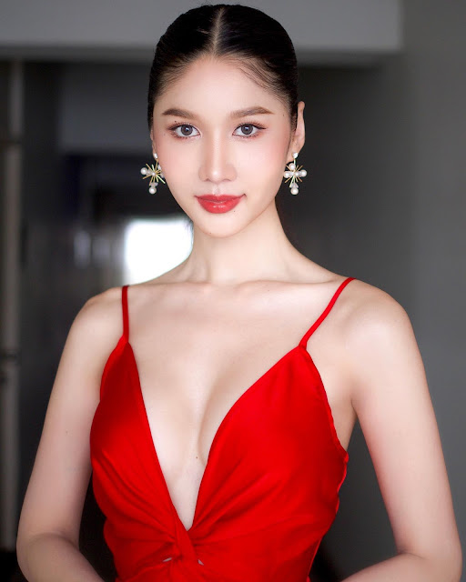 Chonchaya Sununta – Most Beautiful Thailand Transgender Women's Red Cocktail Dress