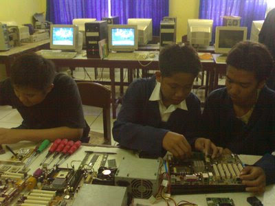 teknik komputer dan jaringan smk yadika 3 http://risz-panic.blogspot.com