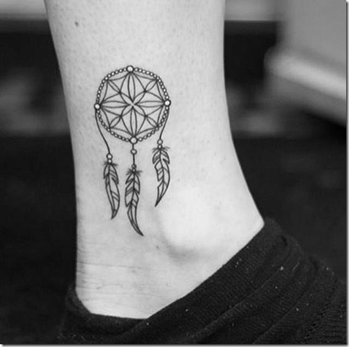 este_pequeño_tatuaje_en_el_tobillo