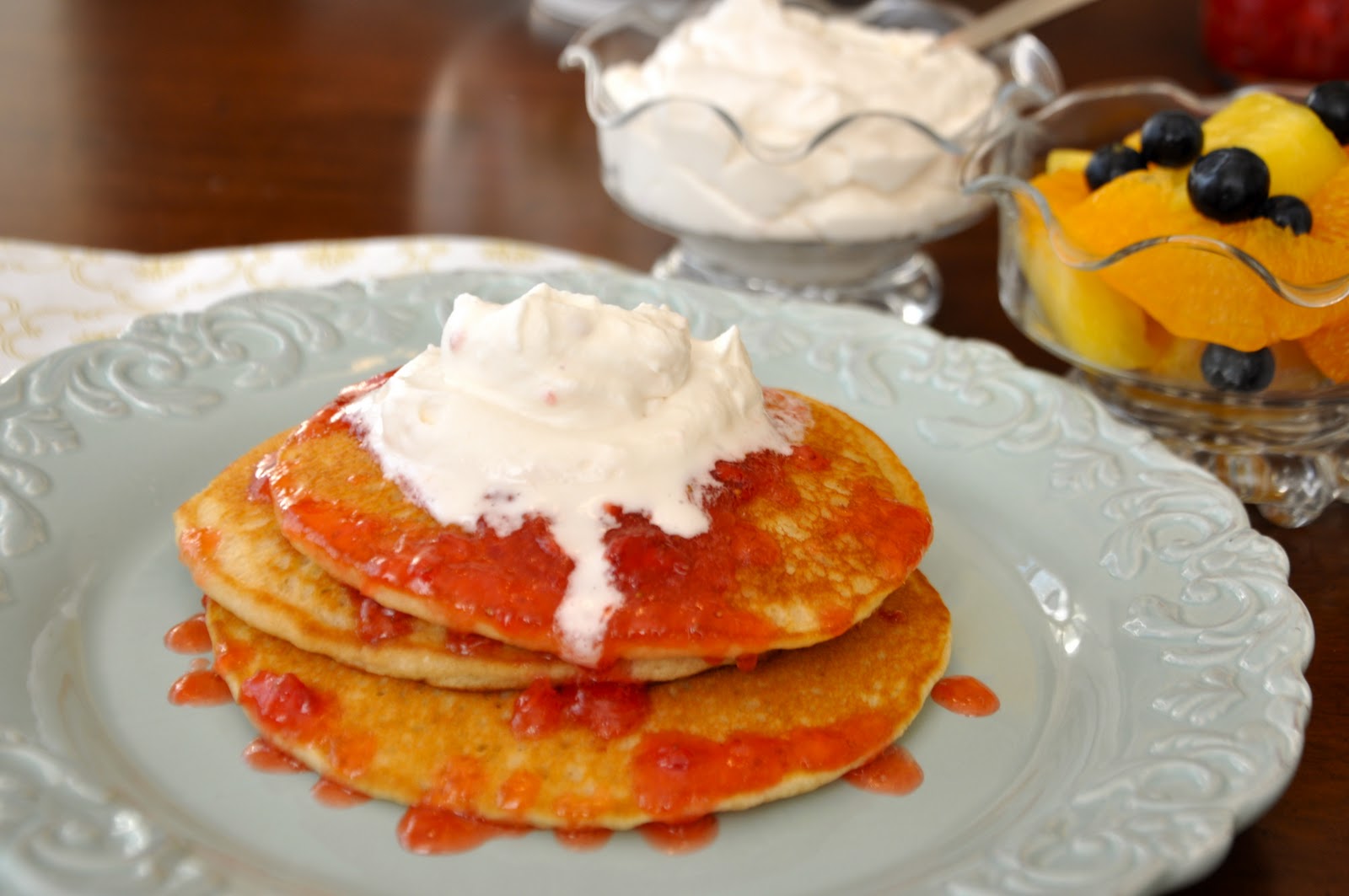Pancakes with Cream! how Strawberry make pancakes fluffy vanilla to Whipped Fluffy