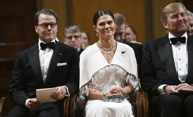 Princess Sofia wore an Ida Lanto Couture gown. Queen Maxima wore an Iris van Herpen dress. Georg et Arend Padme gown