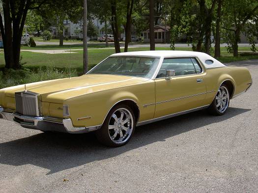 1972 Lincoln Mark IV Posted by The Geez at 1003 AM 