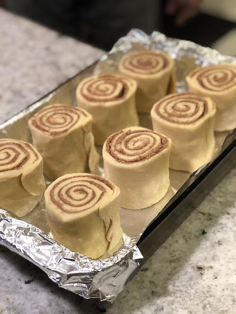 1 Minute Instant Cinnamon Roll at Home