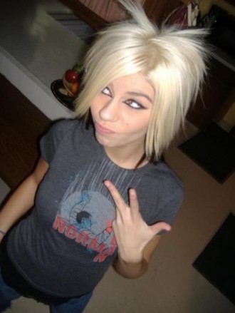 emo haircuts for girls with medium. makeup Short Emo Hairstyles