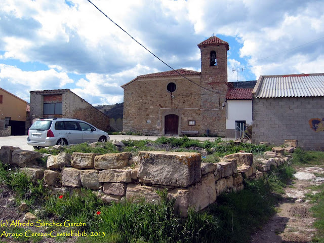 arroyo-cerezo-iglesia-san-joaquin-plaza