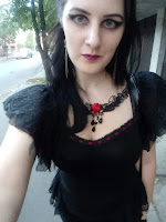 Punkrave Black moth top