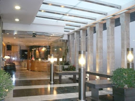 la hall dell'hotel confort a Barcellona