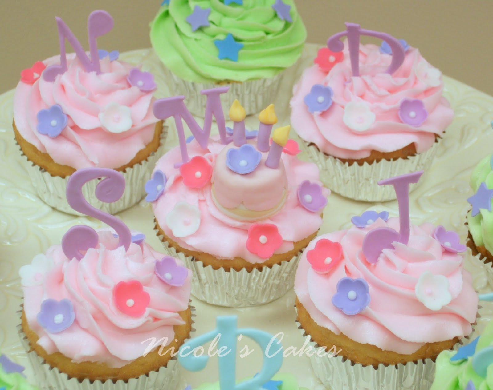 cool birthday cake for girls Personalized Cupcakes for the Boys