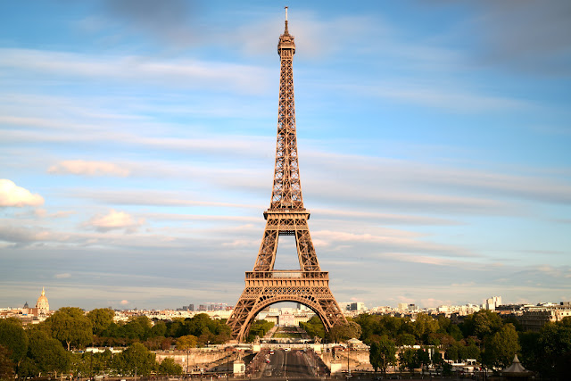 Nice View In the eiffel tower for best place to admire a romantic sunset