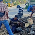 Petugas Perumda Air Minum Kota Padang Perbaiki Pipa di Simpang Apa Lubuk Minturun