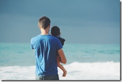 padre lazos familiares banner cómo crear una buena dinámica entre personajes como escribir fantasía