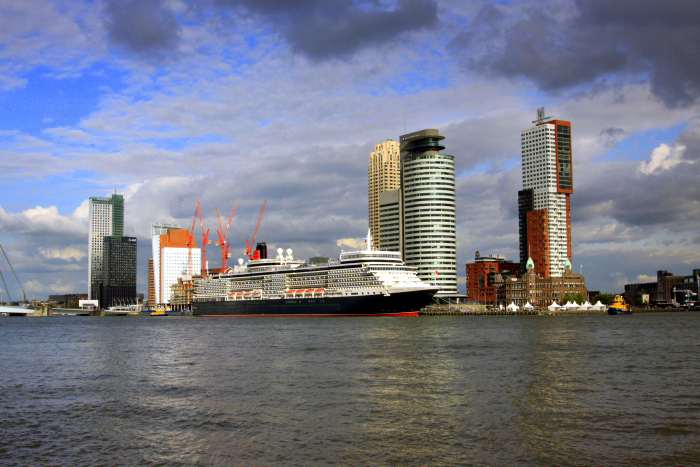Cunard Lines - Queen Elizabeth