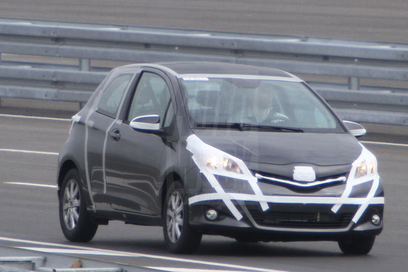 Toyota Yaris 3 Door Silver. Toyota Yaris Hybrid Concept