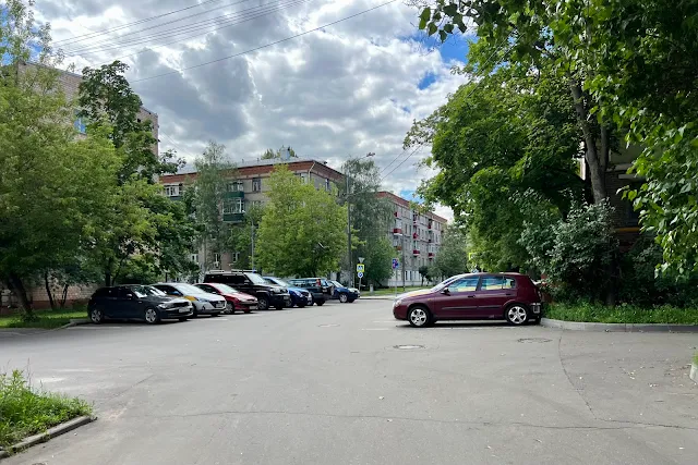 15-я Парковая улица, дворы