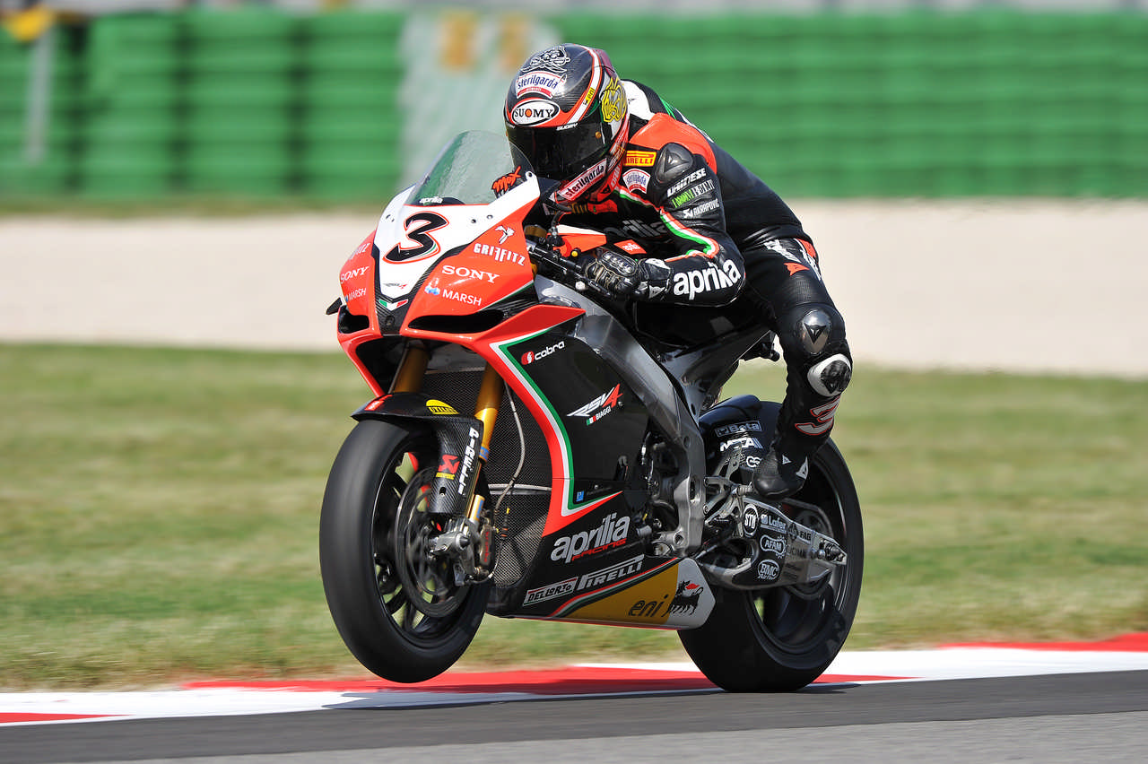 ... /s1mjQ3_dCYo/s1600/aprilia-rsv4-sbk-2012-biaggi_misano-6.jpg