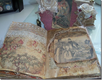 vintage mini album and stand 005