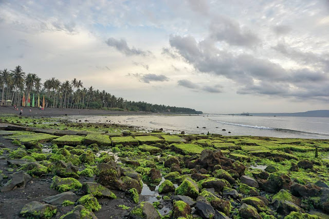 Pantai Cacalan Banyuwangi