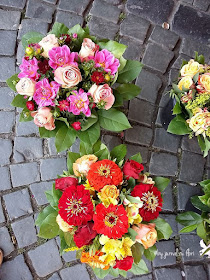 buchete cu flori de sezon luna august in piata