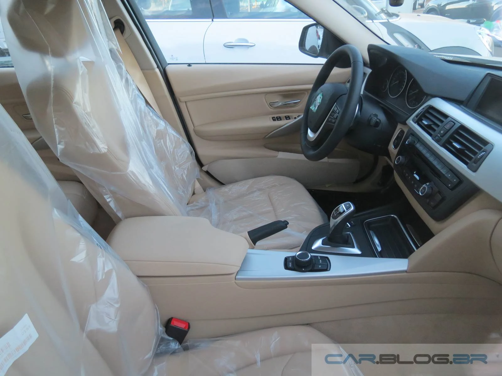 BMW 320i Active Flex 2015 - interior