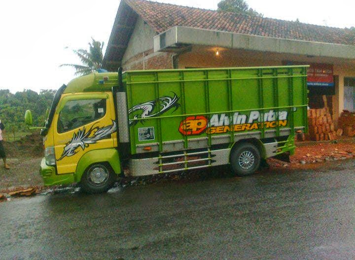 Foto gambar mobil full variasi truk  canter  keren 