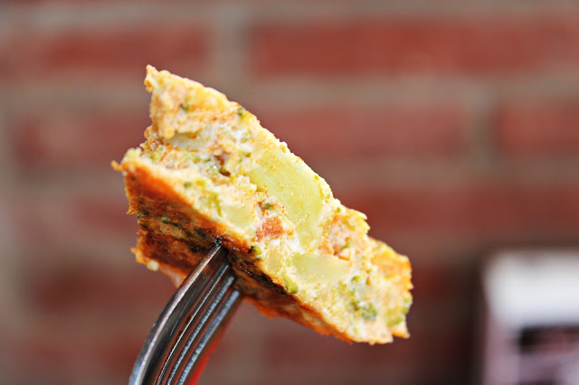 TORTILLA DE PICADILLO DE LEÓN Y BRÓCOLI